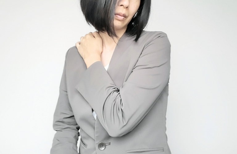肩こりと姿勢の関係は？揉んでも治らない肩こりに｜太田市でジムならリラクゼーションから運動指導までRINK